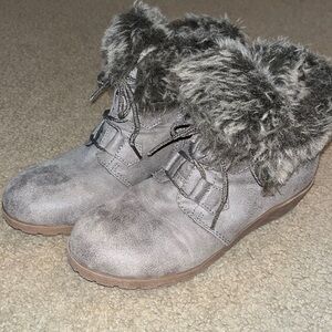 Stevies brand gray furry lace boots